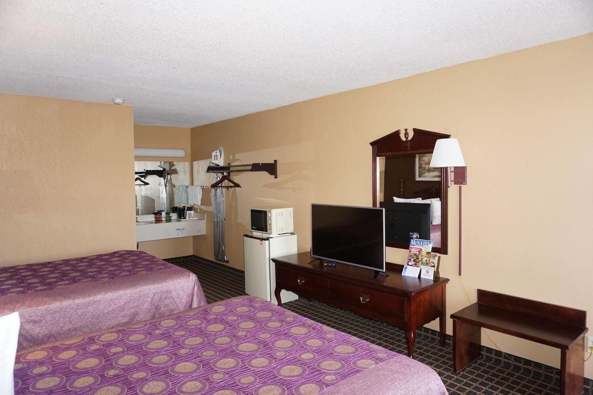 Star Plus Inn & Suites Selmer Exterior photo