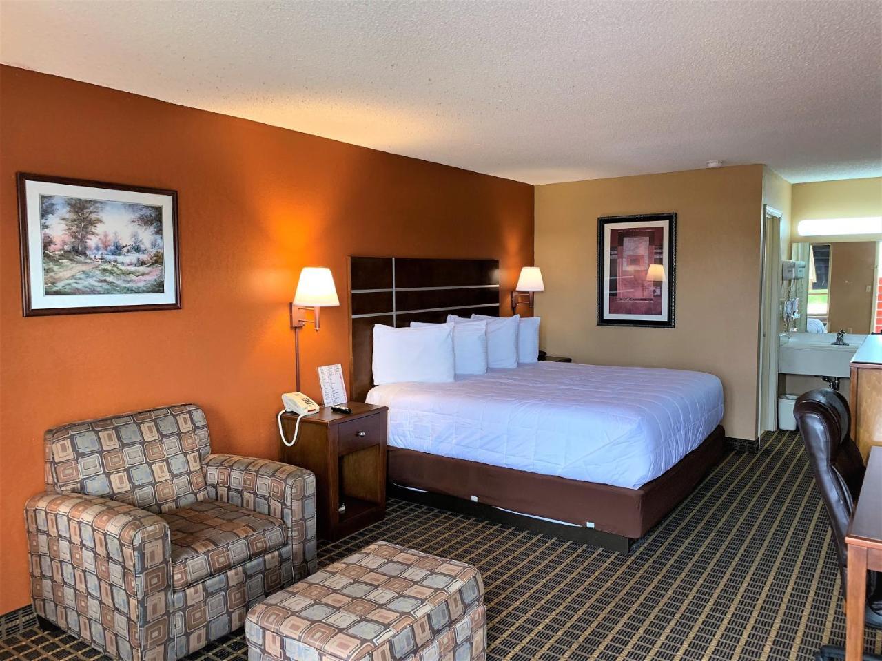 Star Plus Inn & Suites Selmer Exterior photo