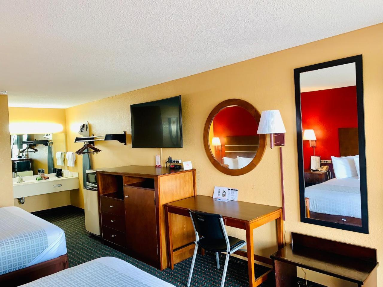 Star Plus Inn & Suites Selmer Exterior photo