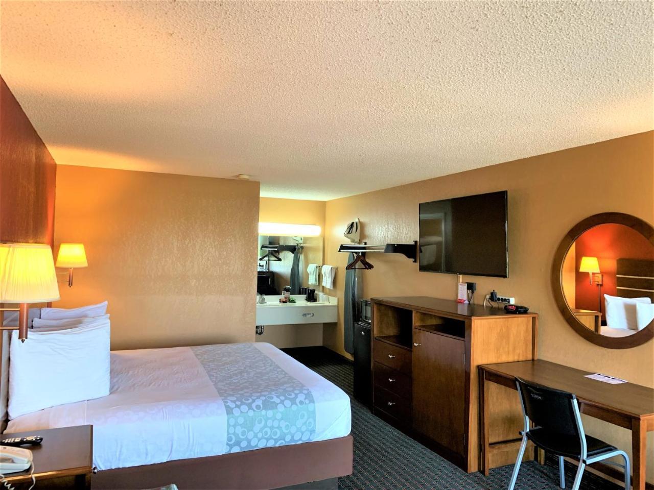 Star Plus Inn & Suites Selmer Exterior photo