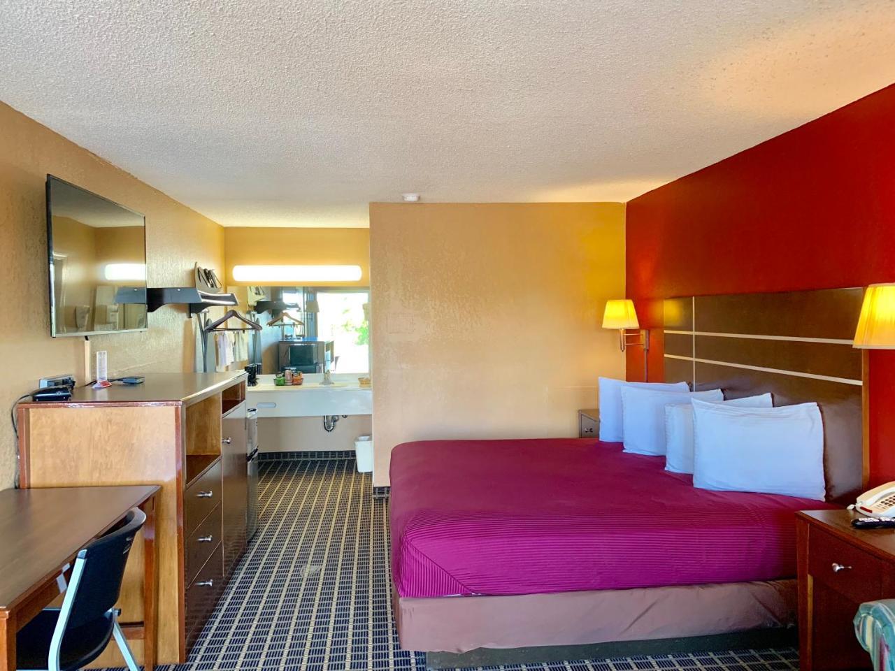 Star Plus Inn & Suites Selmer Exterior photo